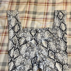 Black and White Snake Print Leggings